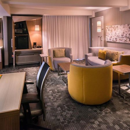 Courtyard By Marriott Oxnard/Ventura Hotel Bagian luar foto