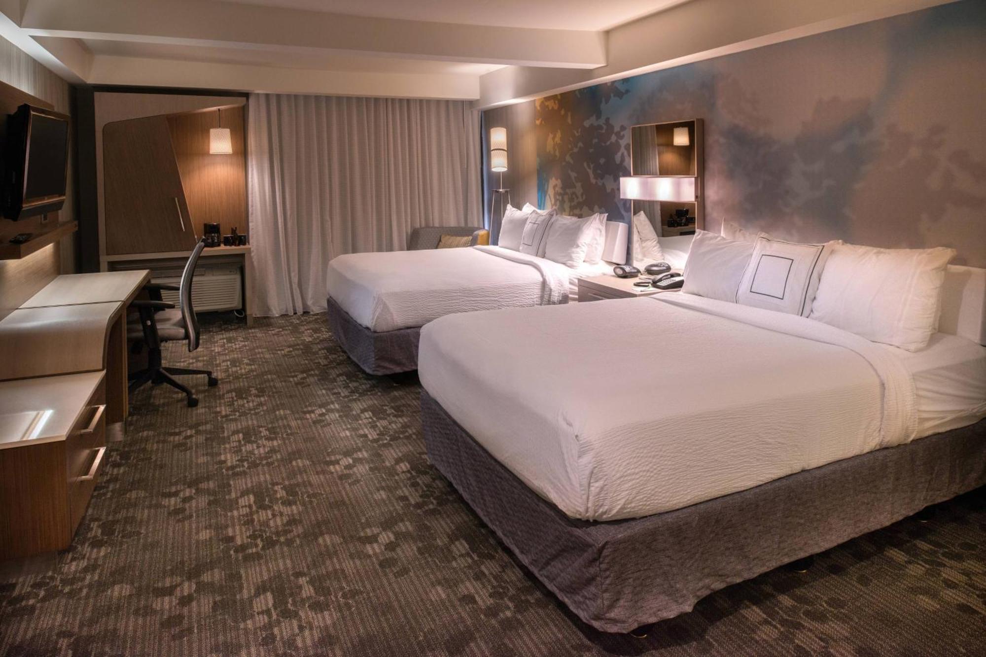 Courtyard By Marriott Oxnard/Ventura Hotel Bagian luar foto