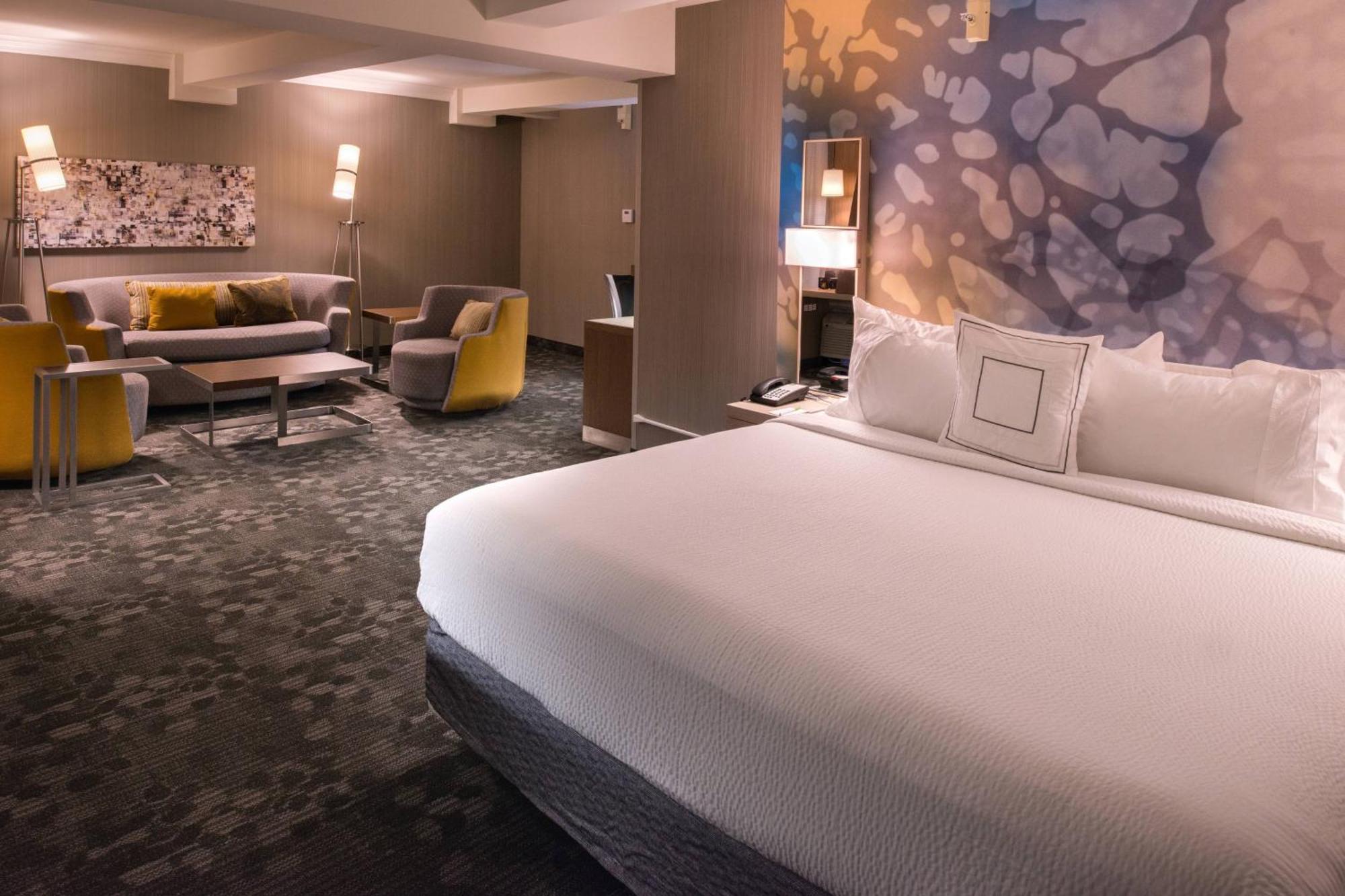 Courtyard By Marriott Oxnard/Ventura Hotel Bagian luar foto