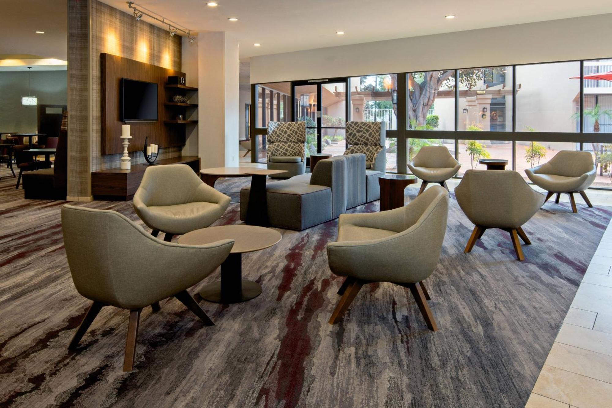 Courtyard By Marriott Oxnard/Ventura Hotel Bagian luar foto