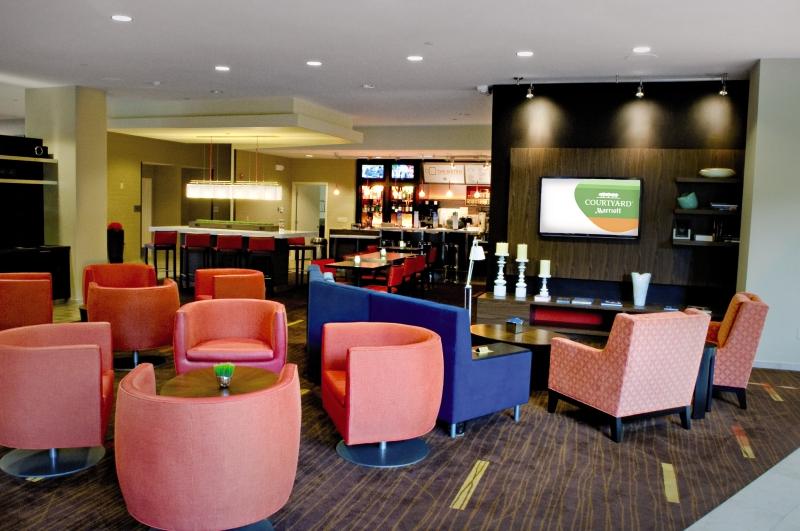 Courtyard By Marriott Oxnard/Ventura Hotel Bagian luar foto