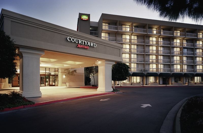 Courtyard By Marriott Oxnard/Ventura Hotel Bagian luar foto