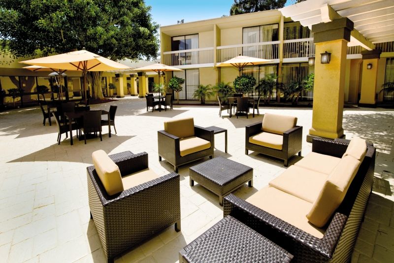 Courtyard By Marriott Oxnard/Ventura Hotel Bagian luar foto