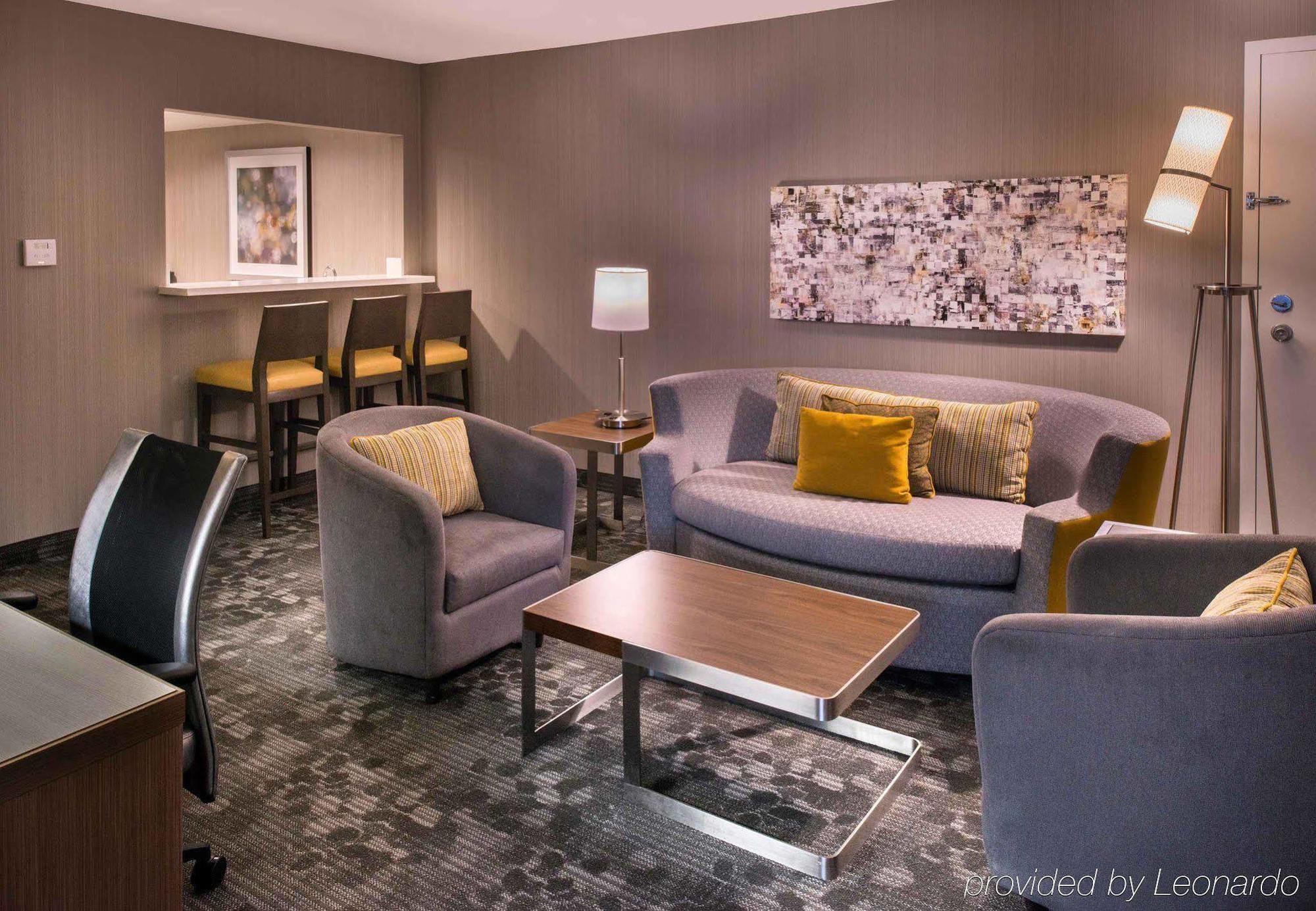Courtyard By Marriott Oxnard/Ventura Hotel Bagian luar foto