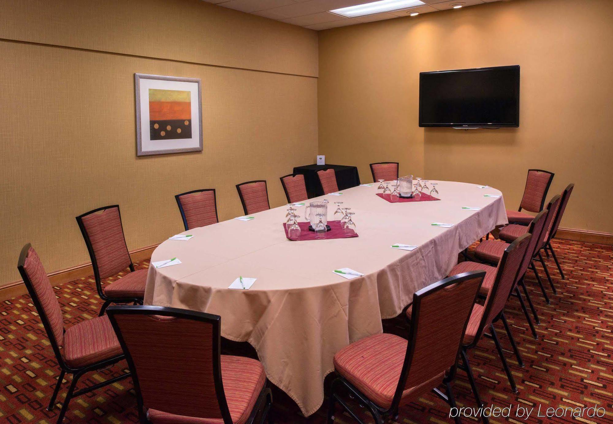 Courtyard By Marriott Oxnard/Ventura Hotel Bagian luar foto