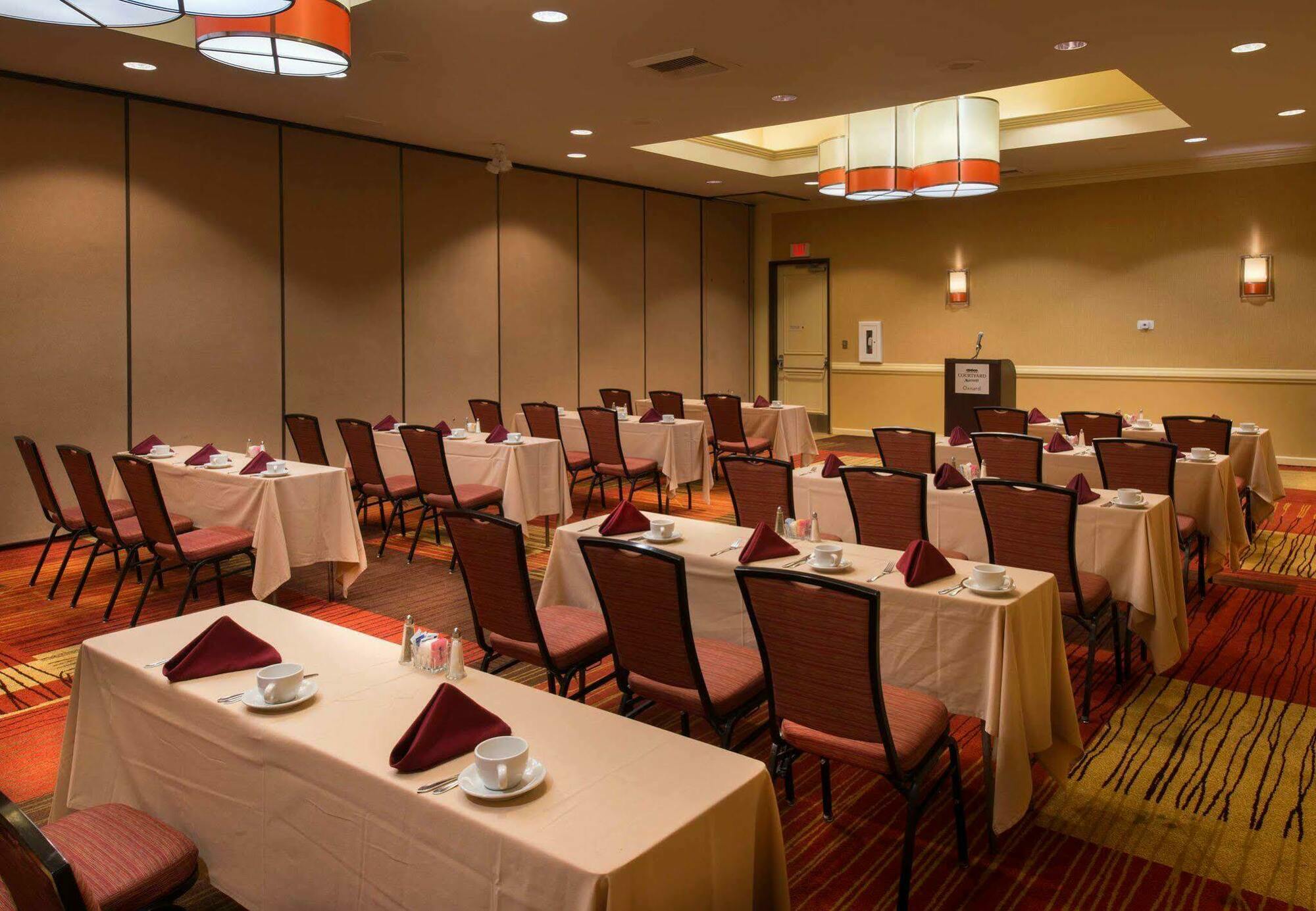 Courtyard By Marriott Oxnard/Ventura Hotel Bagian luar foto