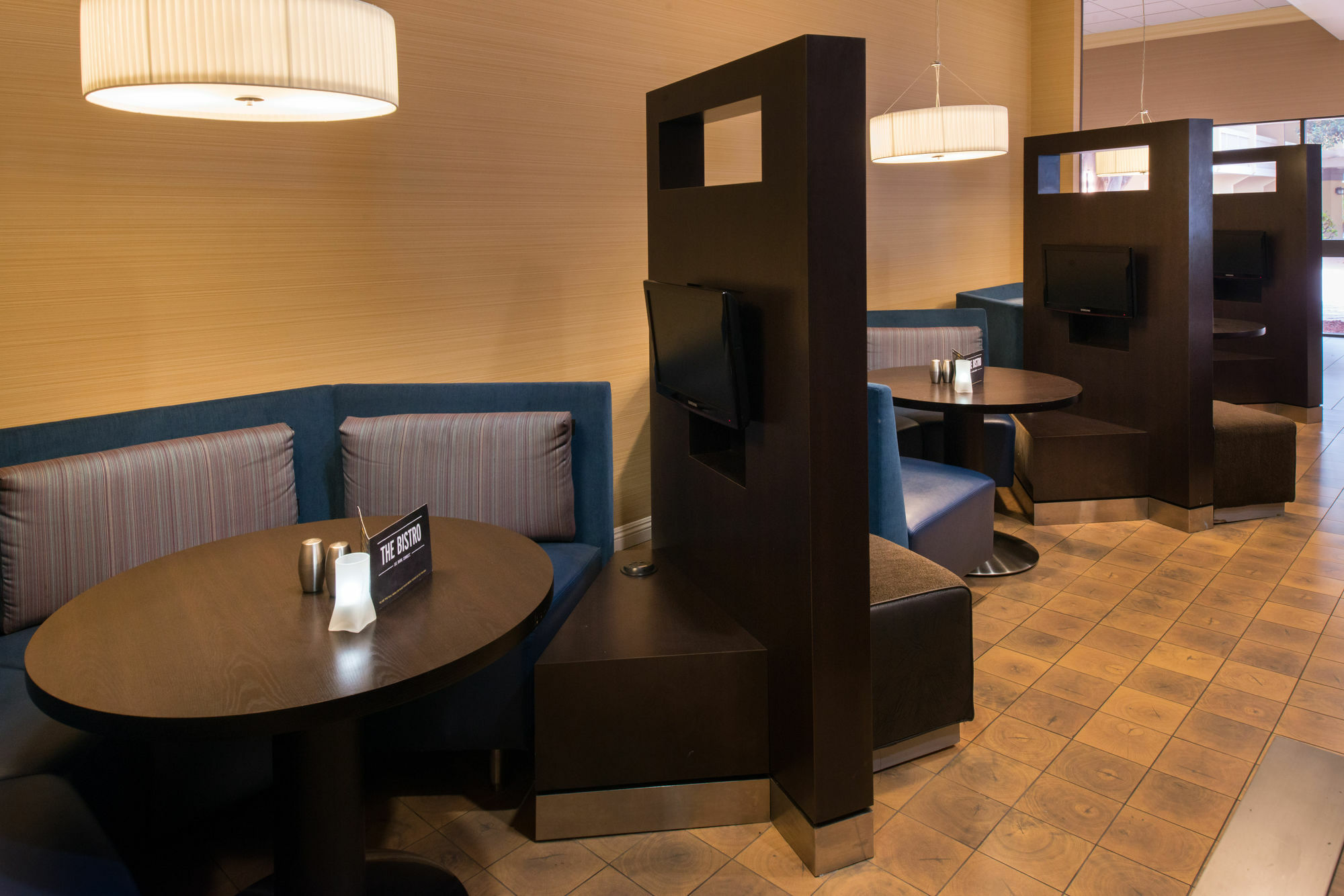 Courtyard By Marriott Oxnard/Ventura Hotel Bagian luar foto